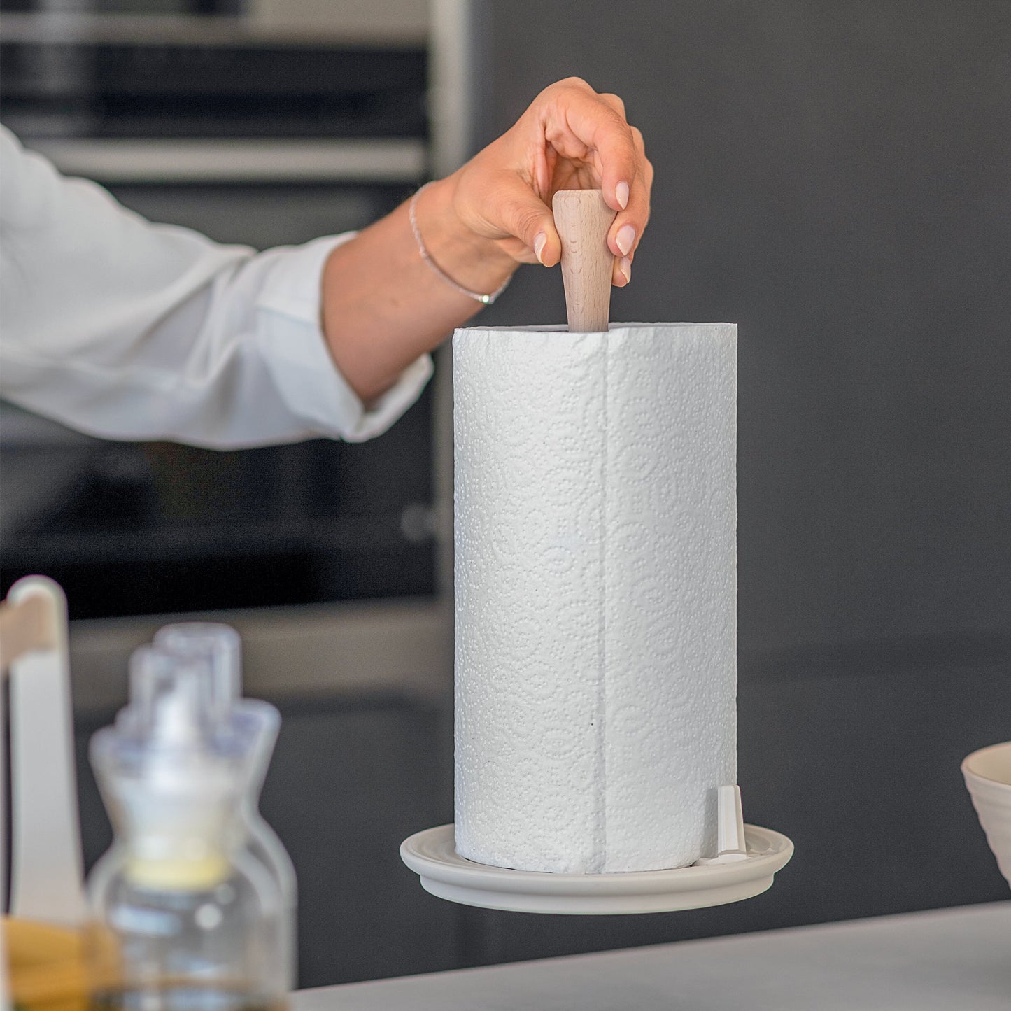 Tierra Roll & Tear Kitchen Roll Holder Milk White Guzzini